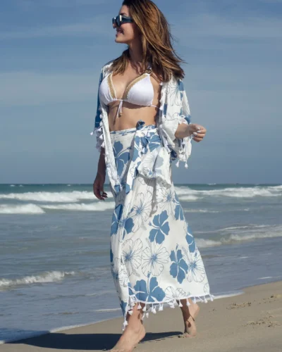 Alaya y Agama estampado flores azules