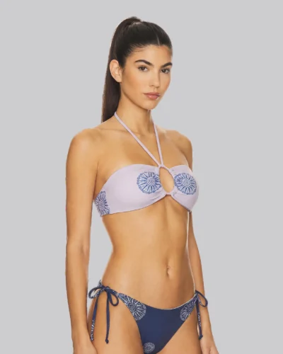 Trajes de baño de dos piezas, top escote estraple con cordon ajustable en cuello, tanga con amare a un costado