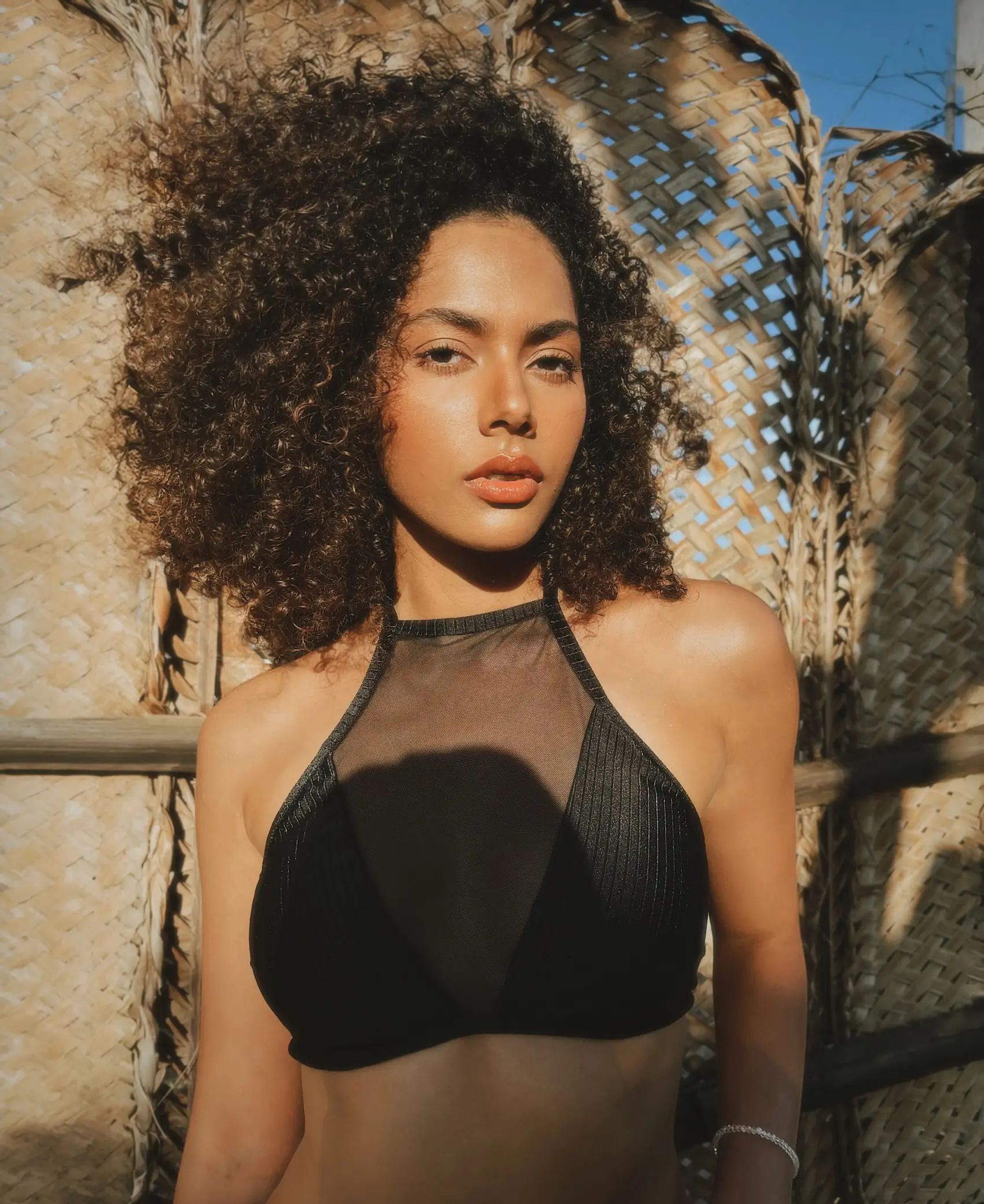 Bikini halter Khen con tanga en mallatex - Imagen 2