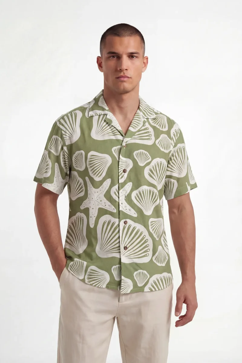 Camisa Zen masculina manga larga en lino con cuello camisero. Diseño elegante y fresco, ideal en Colombia, Venezuela e Isla Margarita.