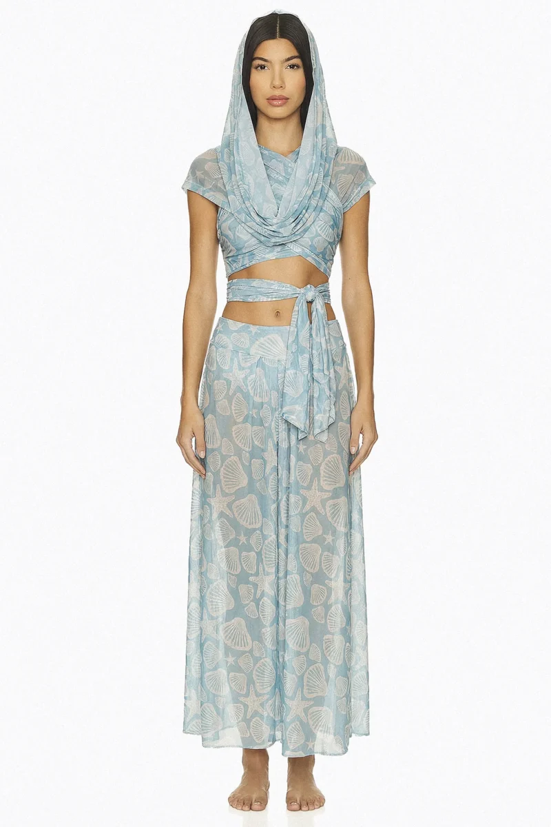 Salida de baño Gauta dos piezas con capota y falda con aberturas laterales en nylon. Ideal para playa en Colombia, Venezuela e Isla Margarita.