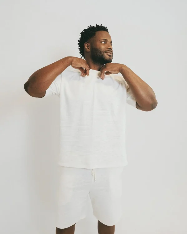 Set masculino Gyel de camiseta manga corta y bermuda con pretina ajustable. Estilo cómodo y moderno en Colombia, Venezuela e Isla Margarita.