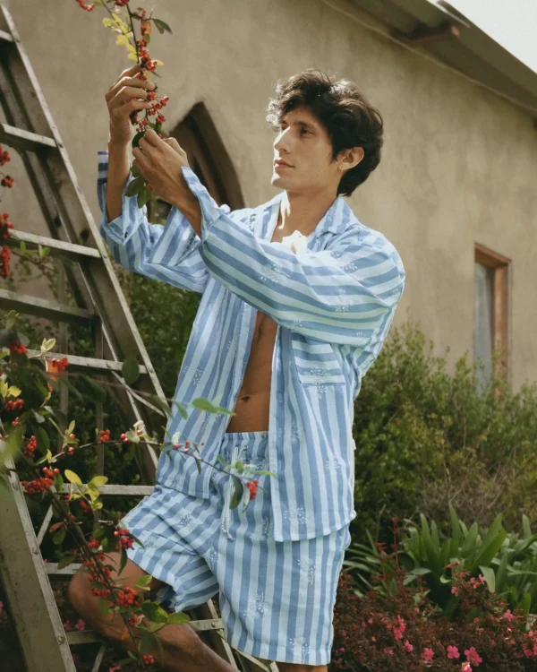 Set Sengge masculino con camisa oversized y short en lino. Diseño moderno y elegante para Colombia, Venezuela e Isla Margarita.