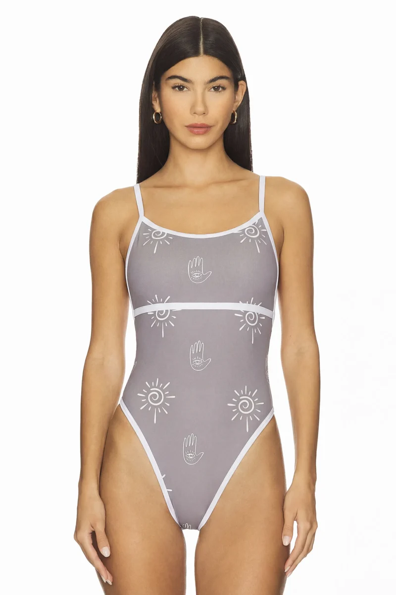 Swimwear Konga en licra con escote bandeja y corte imperio. Diseño ideal para playa en Colombia, Venezuela e Isla Margarita.