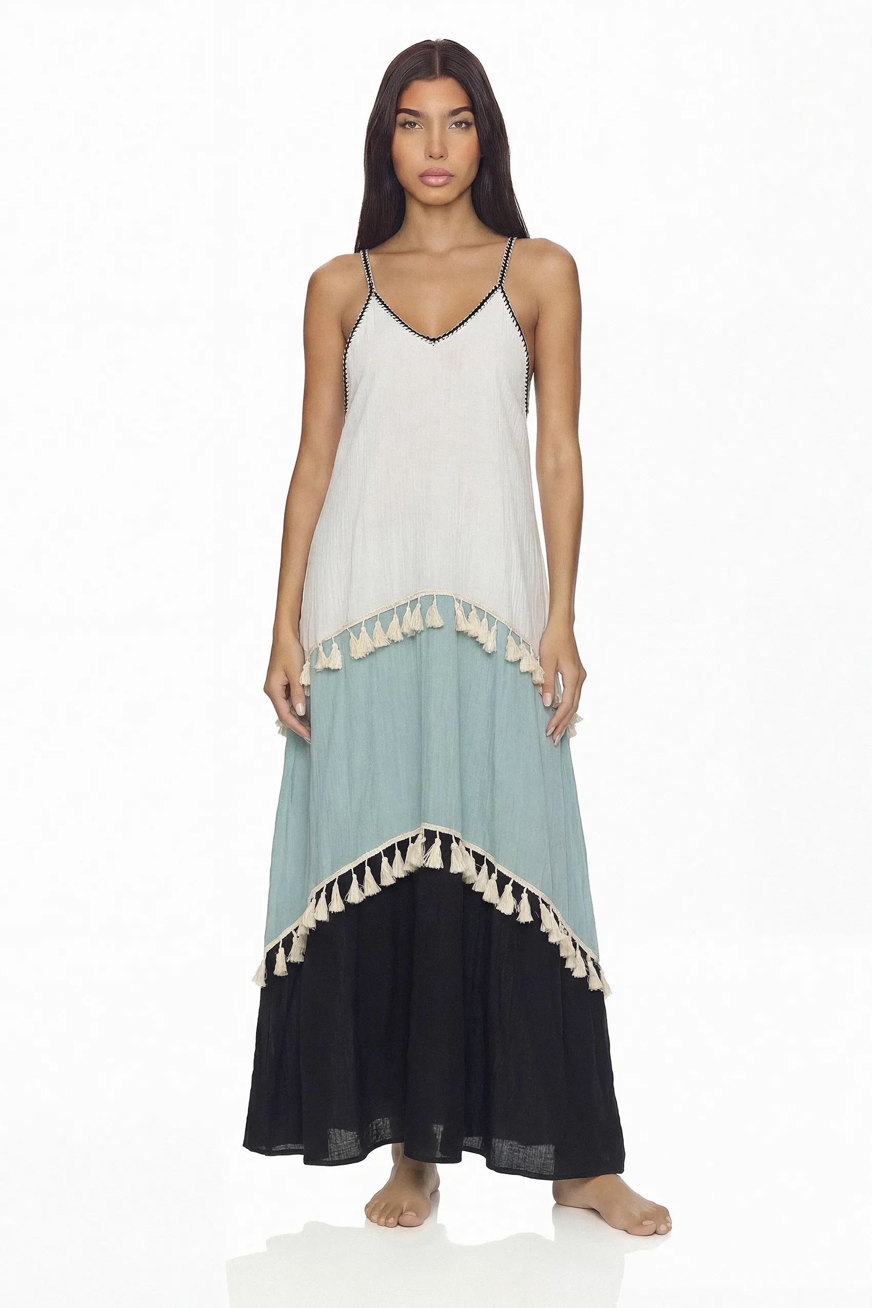 Vestido Nikaya tricolor largo en algodón con escote profundo y espalda cruzada ajustable. Diseño para Colombia, Venezuela e Isla Margarita.