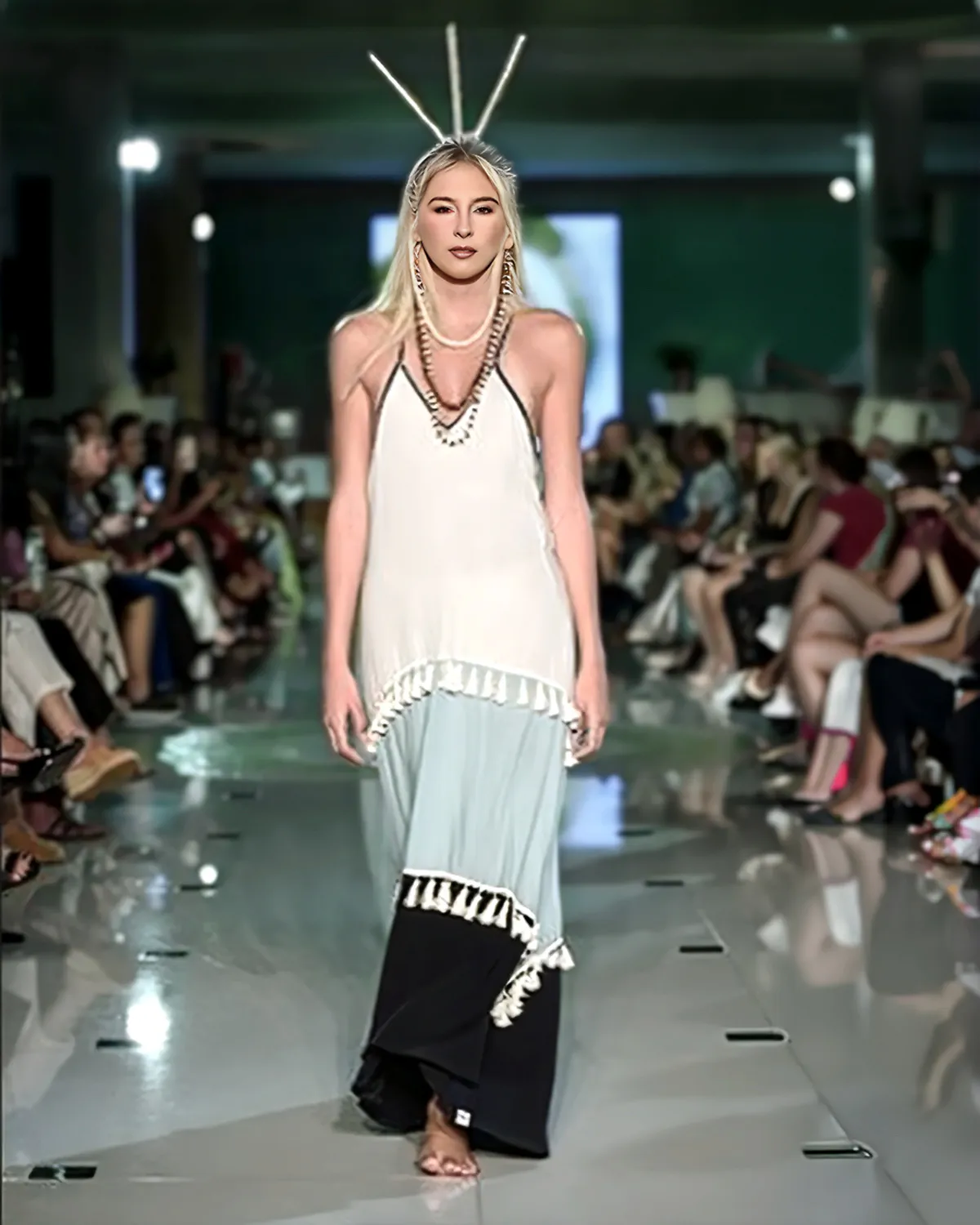 Vestidos hechos con amor para cada momento, día, celebración y ocasiones especiales.